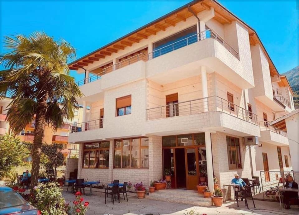 Elma Guest House Përmet المظهر الخارجي الصورة